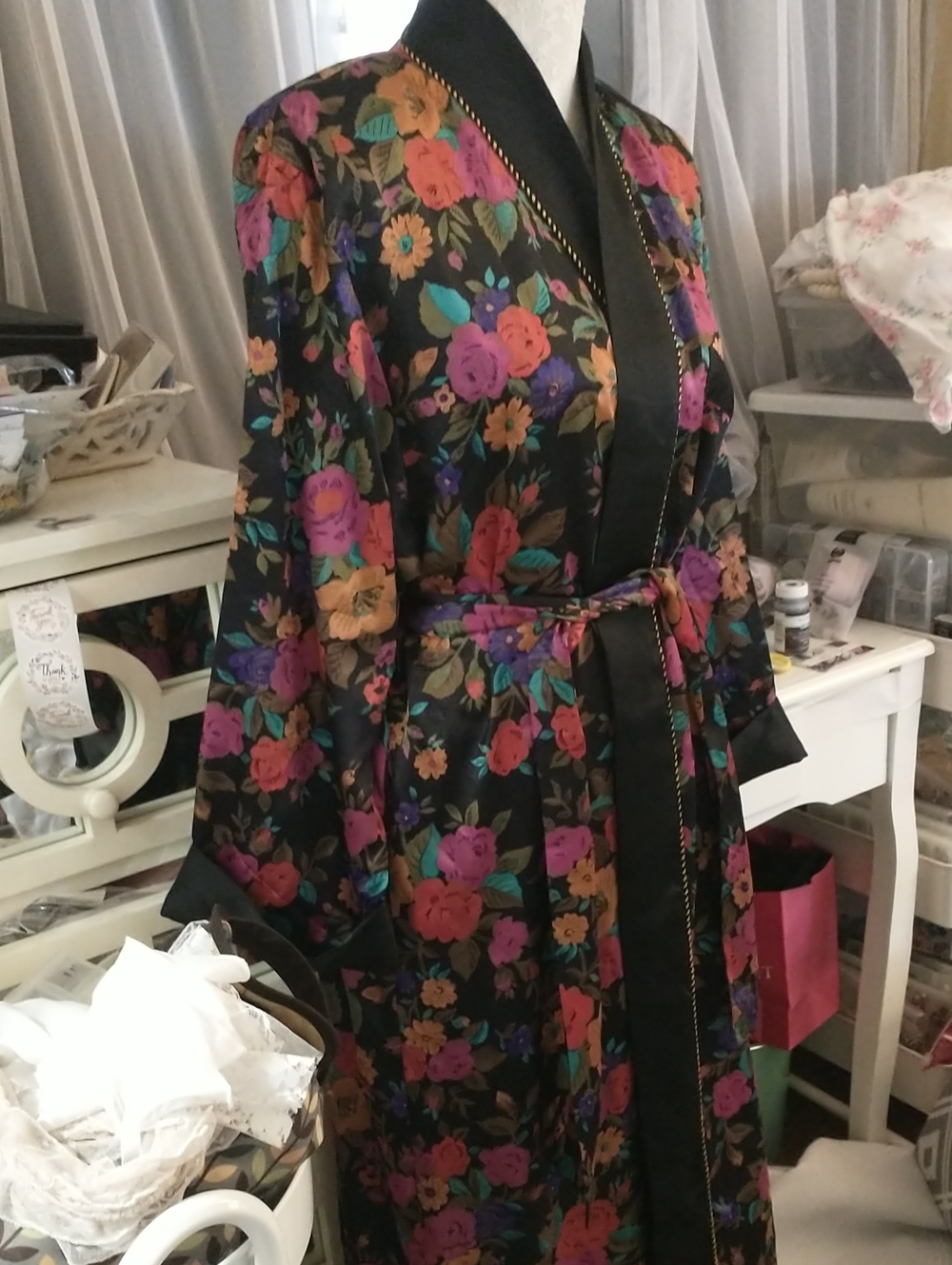 Body Drama Vibrant Vintage Night Robe